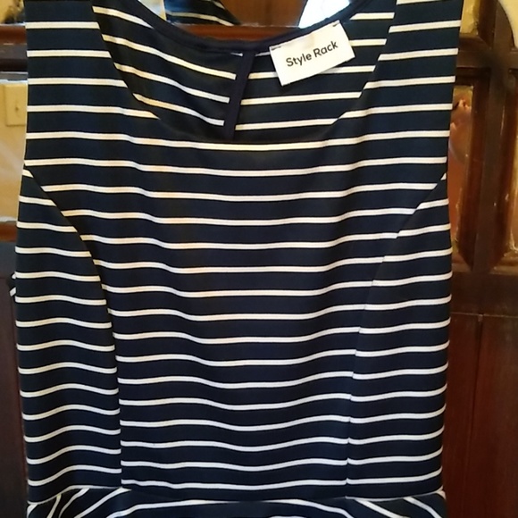 Dress - Picture 3 of 5